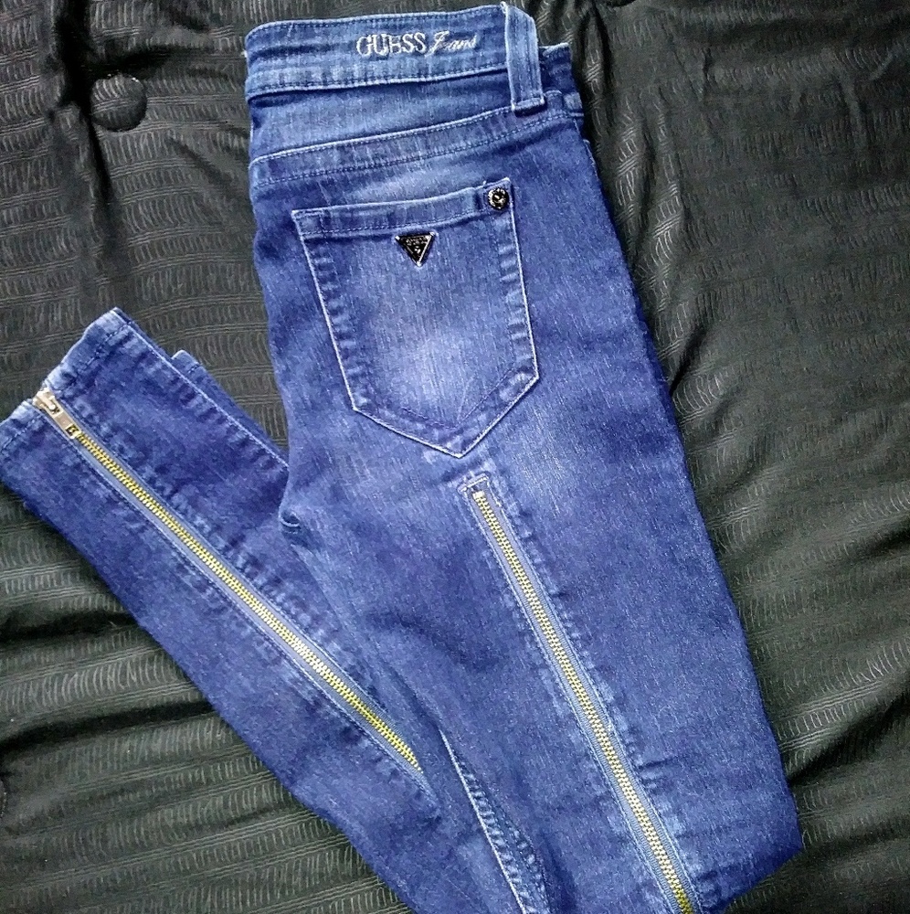 Guess skinny jeans 💙 with back zippers